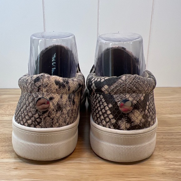 CUSHIONAIRE faux snake skin sneakers‎ size 8.5 - Picture 4 of 10